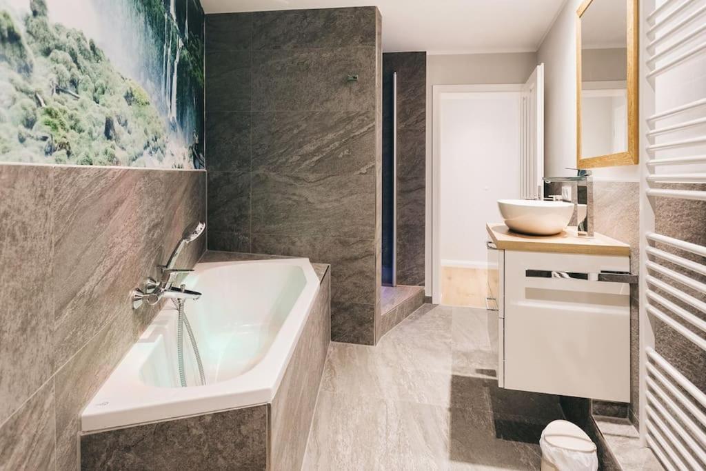 Tip! Toplage In Dresden! Moderne 100 Qm Ferienwohnung Fuer Familien Und Kleine Gruppen Exterior foto